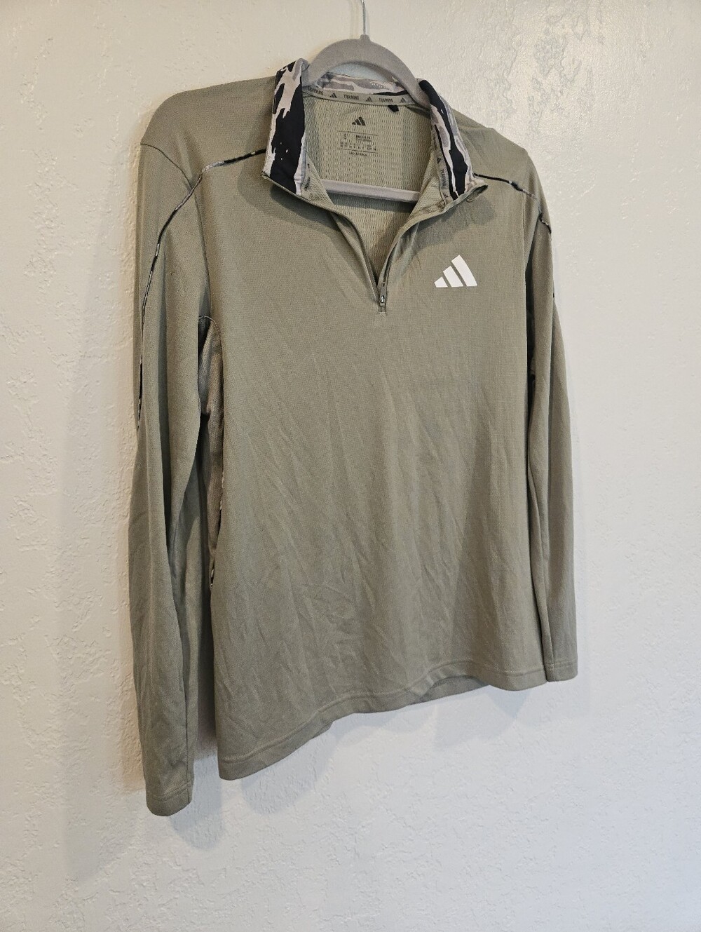 Adidas Train Essentials Mens Sweatshirt Camouflage Piping 1/4 Zip In Size Small